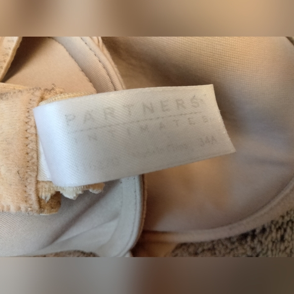 Partners Intimates | Multi-Adjustable Bra - Picture 6 of 7